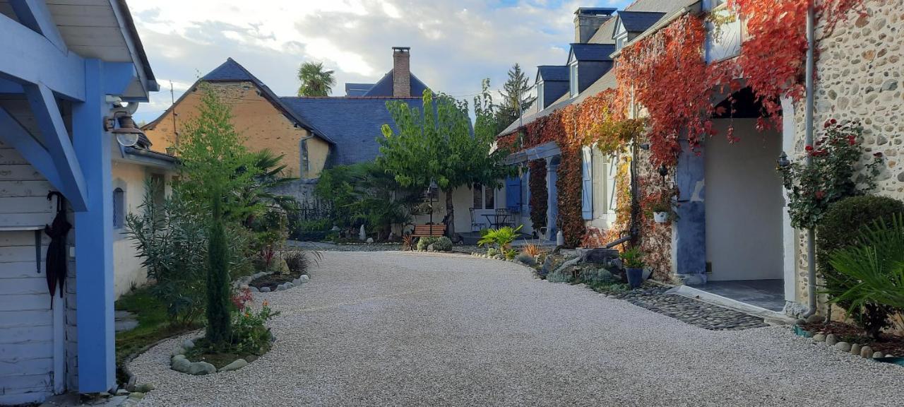 La Ferme Aux Fleurs Bed & Breakfast Ossun Dış mekan fotoğraf